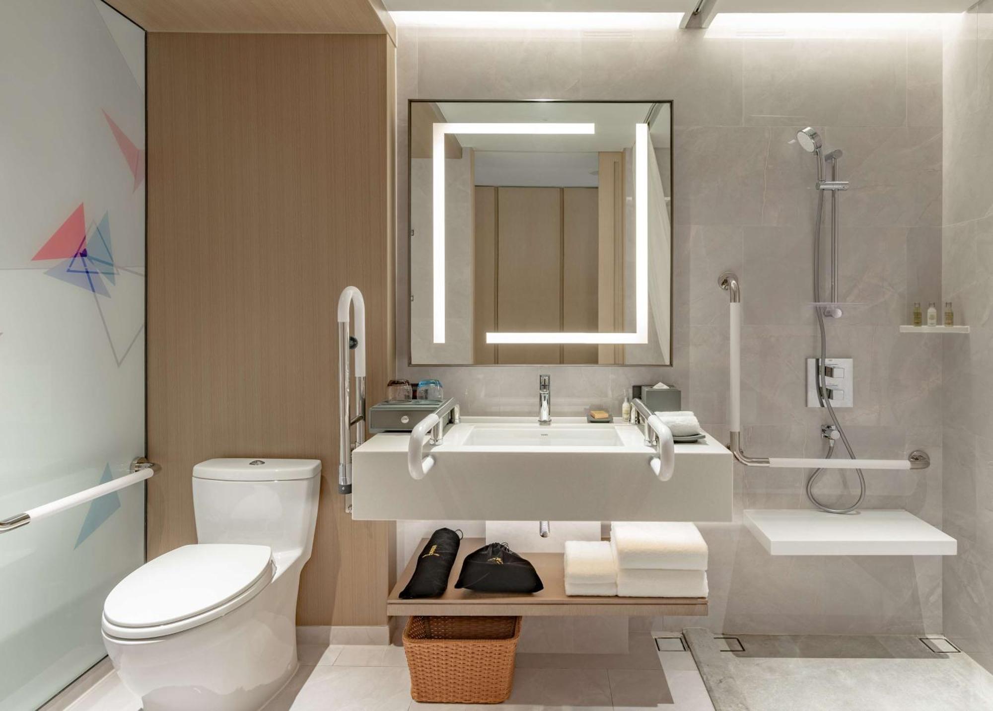 Hilton Garden Inn Shenzhen World Exhibition & Convention Center Екстериор снимка